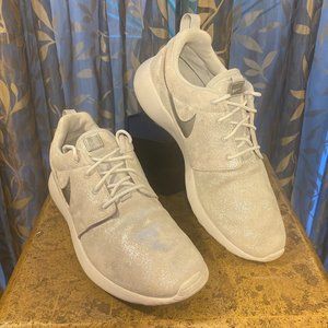 Nike Roshe One Premium Metallic Platinum White Sneakers